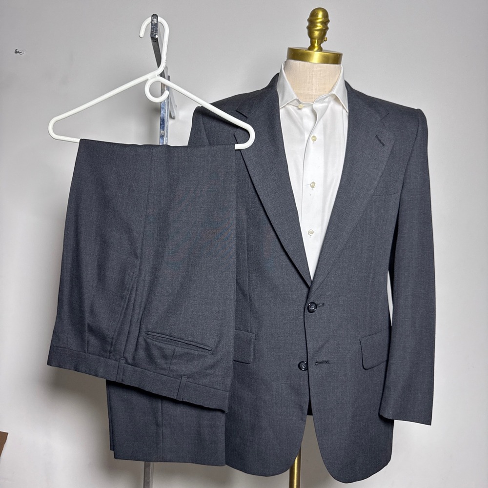 1980s Vintage Kuppenheimer Suit Mens 38R 34x31 Gray Solid 2-Button Wool